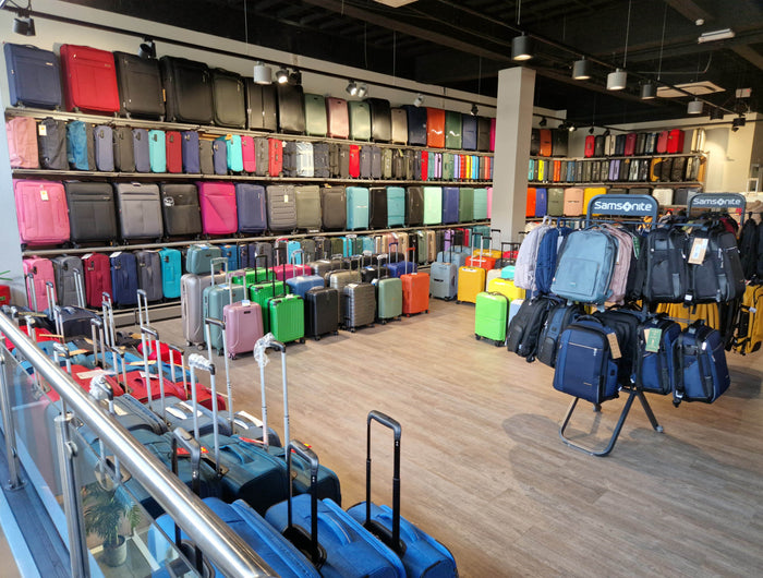 <h2>Grootste Tassen- en Kofferwinkel van Nederland</h2>