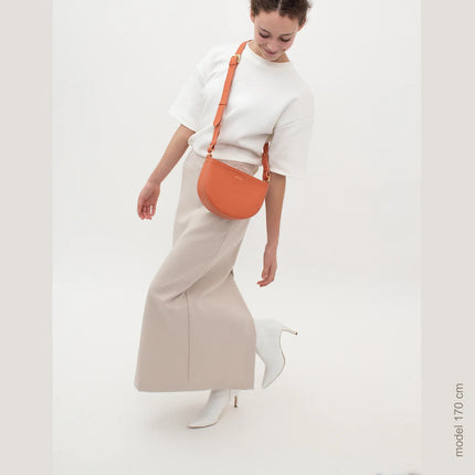 LouLou Essentiels Halfmoon Schoudertas Louise