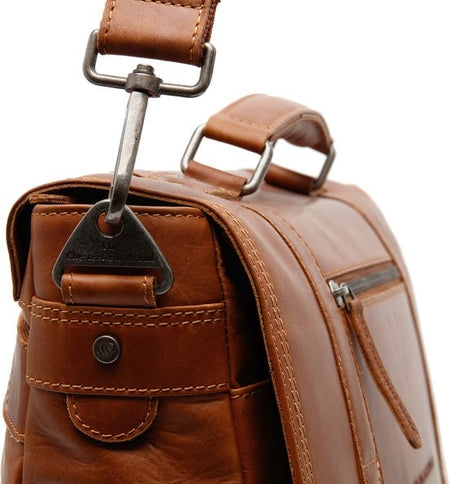 The Chesterfield Brand Imperia Laptoptas Waxed Pull Up  15.6 Inch