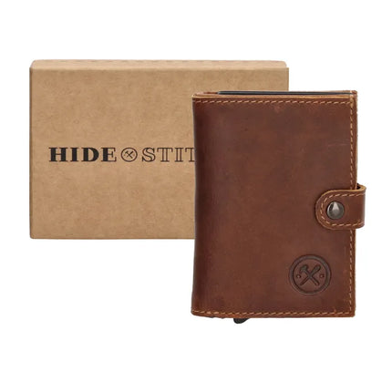 Hide & Stitches Pasjeshouder Japura Safety Wallet Waxleder Cognac