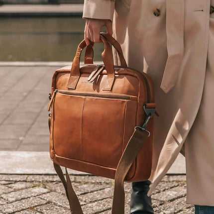 The Chesterfield Brand Calvi kožená taška na notebook 16 palců