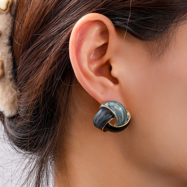 Day & Eve Knotted Stud