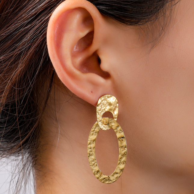 Day & Eve Wavy Flat Round in Round Dangles