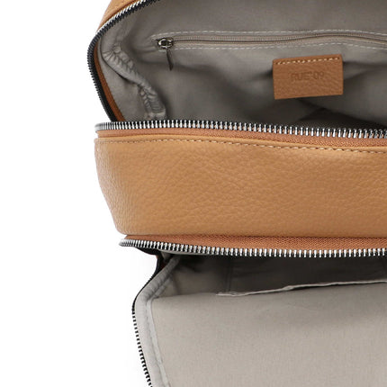 Emily & Noah Tours RUE 09 Backpack