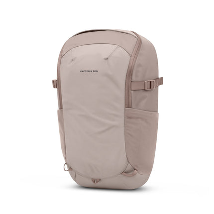 Kapten & Son Åre Daypack Lite batoh na 15 palců Tlumená růžová